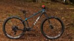 Cube Elite 240 C:62 SLX carbon´n´blue´n´red – Bild 6